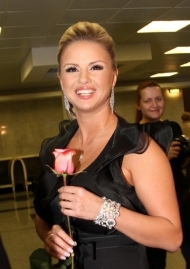 Анна Семенович готовится к свадьбе