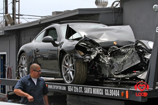 Линдси Лохан на Porsche врезалась в грузовик