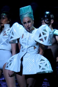 Леди Гага получила в подарок вибратор