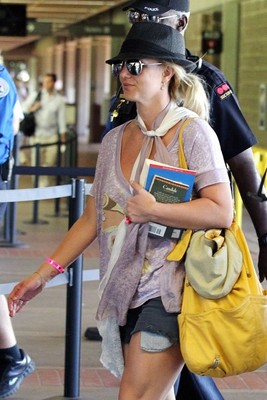 Бритни Спирс возвращается в Лос-Анджелес после отдыха