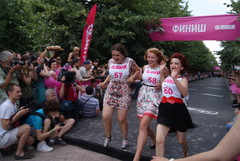GLAMOURный забег на шпильках 2012 GLAMOURный забег на шпильках 2012