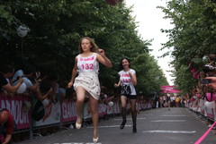 GLAMOURный забег на шпильках 2012 GLAMOURный забег на шпильках 2012