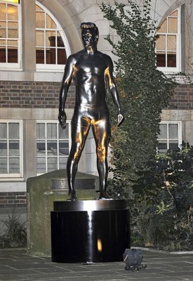 Статуя Дэвида Бэкхема 