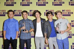 Вторым в рейтинге стал британский бойз-бенд One Direction