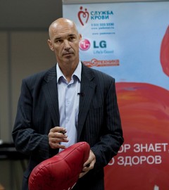 Георгий Цыбульников, звездный посол LG в области донорства во Владивостоке 