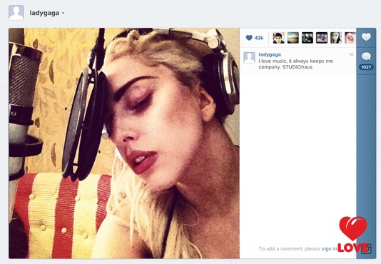 Леди Гага заплела дреды