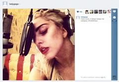 Леди Гага заплела дреды