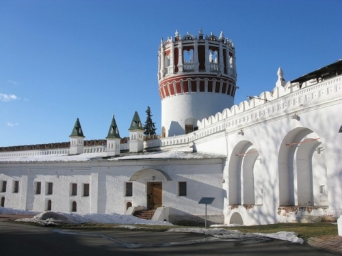 Софьина башня в Новодевичьем монастыре