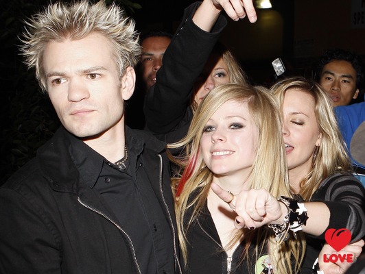Новые фото: Папарацци -> Beverly Hills - Avril Lavigne fan site