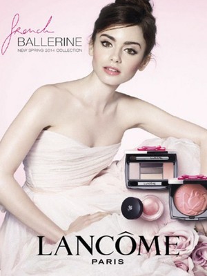 Первый взгляд на Лили Коллинз в рекламной кампании Lancome