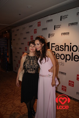 Fashion People Awards 2012. Анна Калашникова (справа)